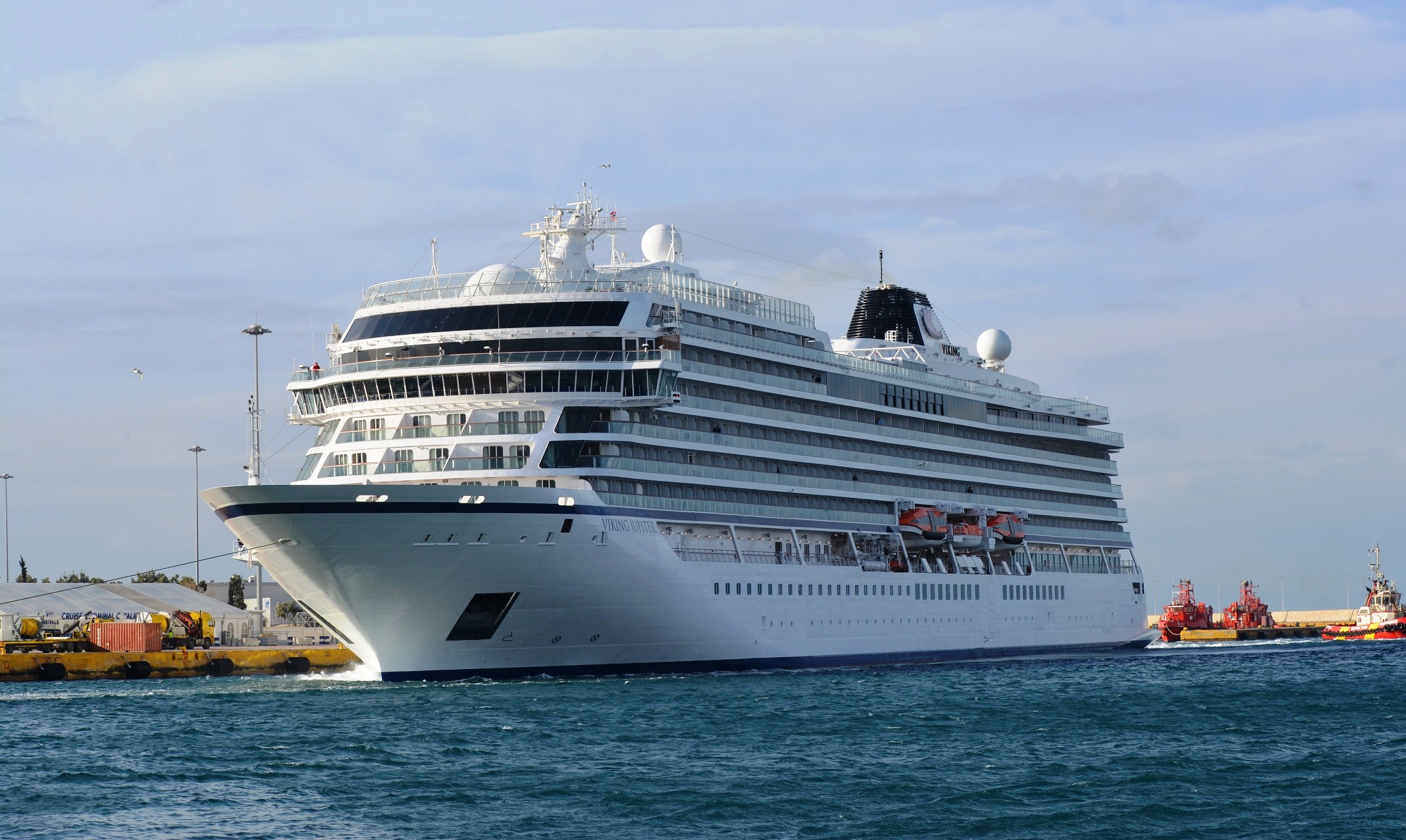 Κρουαζιερόπλοιο προσέκρουσε στο λιμάνι του Πειραιά