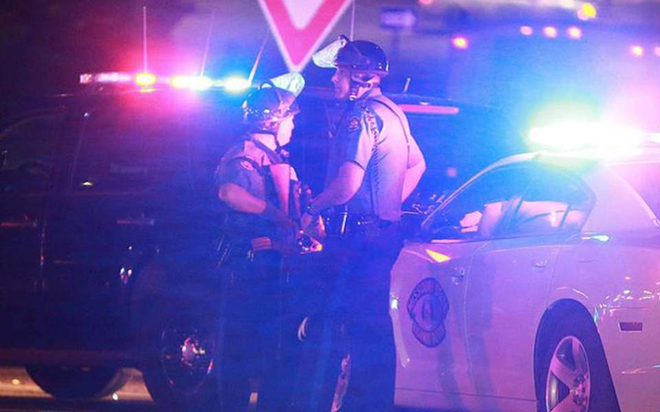 Αστυνομικοί και πολίτες τραυματίες μετά από πυροβολισμούς στο Ιλινόις: Ο δράστης διαφεύγει