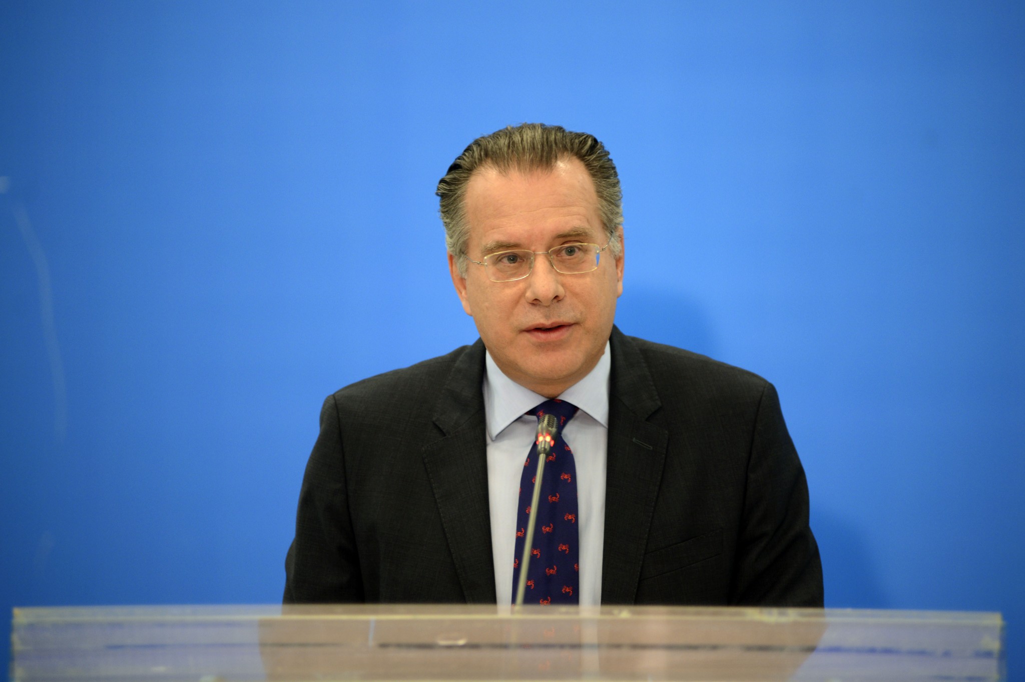 Γ. Κουμουτσάκος: «Συζητά η κυβέρνηση με την Αλβανία τον επανακαθορισμό των συνόρων;»