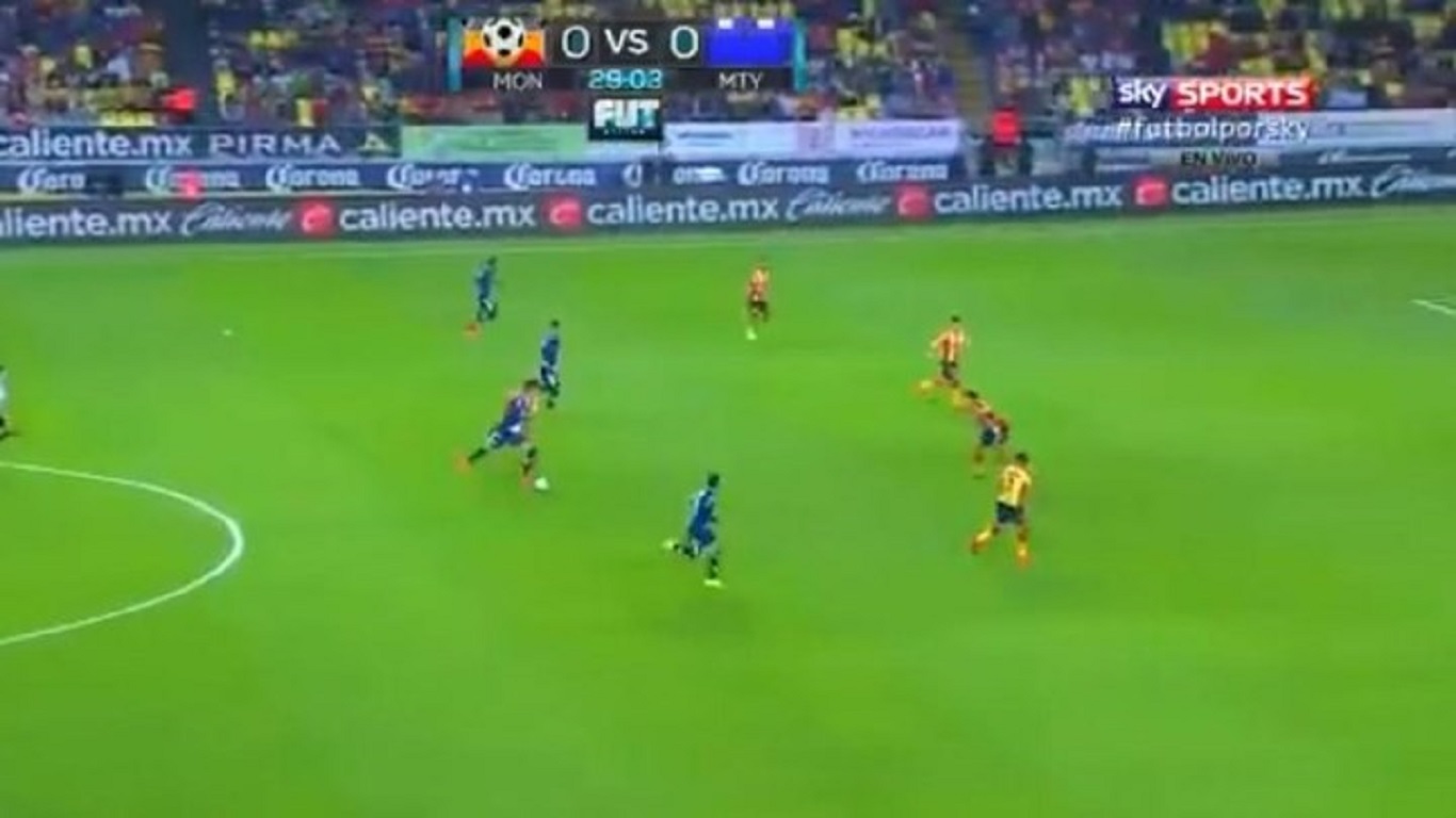 Γκολ από το… σπίτι του έβαλε ποδοσφαιριστής στο Μεξικό! (βίντεο)