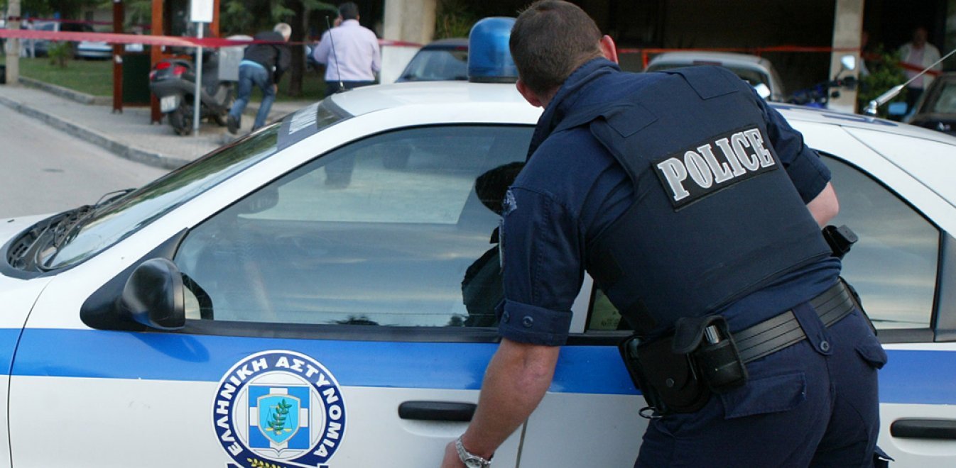 Θεσσαλονίκη: Στο στόχαστρο εμπρηστών βρέθηκε διπλωματικό όχημα και δύο ΑΤΜ (βίντεο)