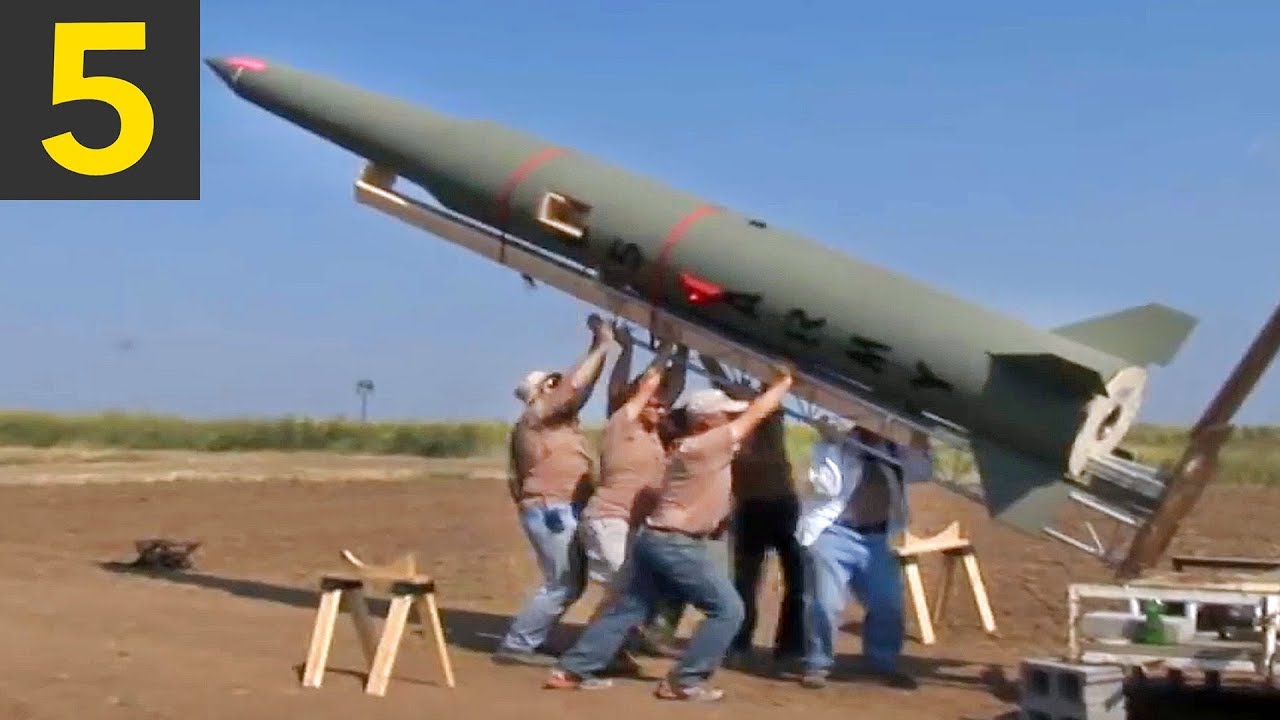 Βίντεο: Πέντε εκτοξεύσεις πυραύλων από ερασιτέχνες που τελικά πέτυχαν το… στόχο τους