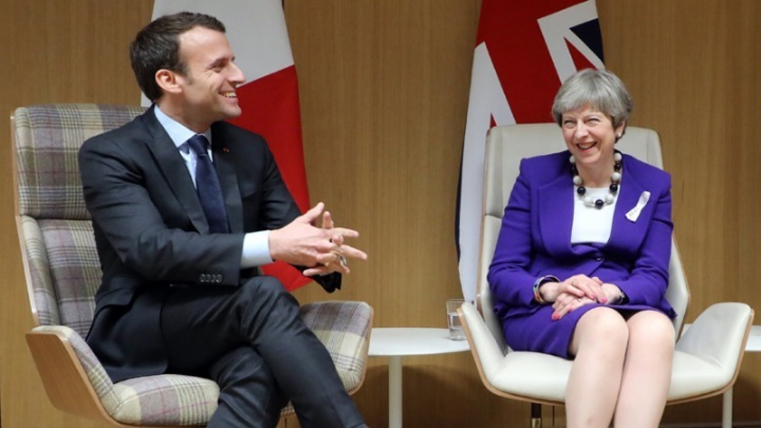 Γαλλία: Διαψεύδει δημοσιεύματα για ηπιότερη στάση απέναντι στο Brexit