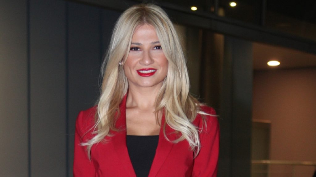 Η μεταμφίεση της Φαίης Σκορδά και των γιων της για τις Απόκριες (φωτο)