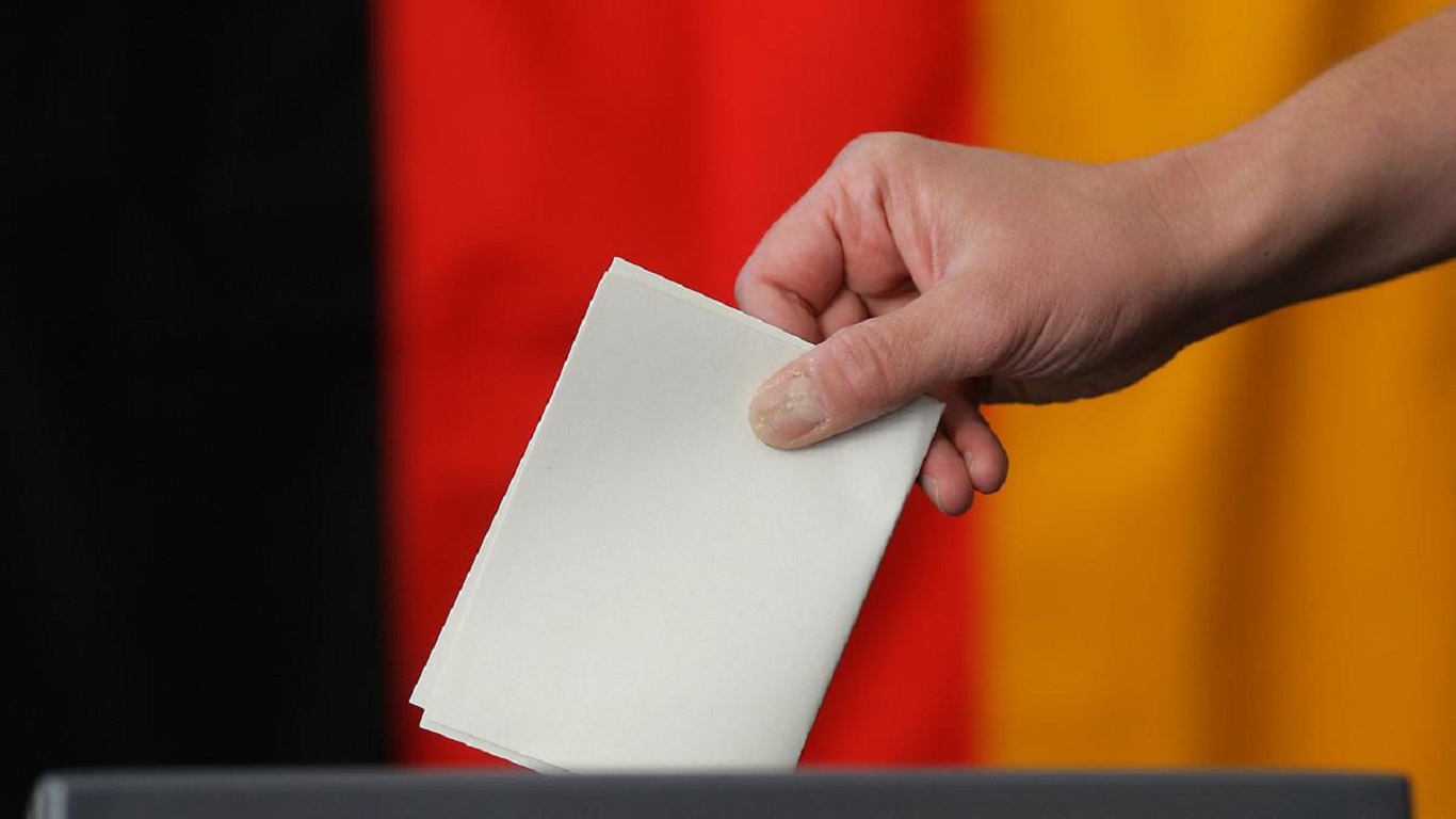 Δημοσκόπηση – Γερμανία: Μπροστά τo CDU, δεύτερο ανέβηκε το SPD, σταθερό το ΑfD