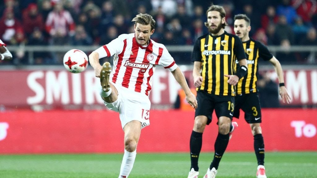 Το ντέρμπι Ολυμπιακού-ΑΕΚ ξεκίνησε από τα… αποδυτήρια: Καβγάς Καραπαπά-Δημητριάδη