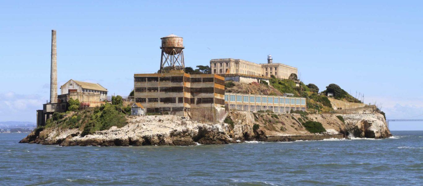 Φυλακές του Αλκατράζ: Γιατί οι κρατούμενοι πλένονταν πάντα με ζεστό νερό; (φωτο)