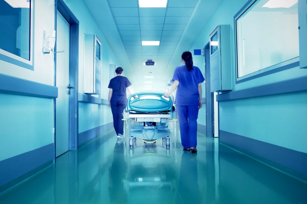 Νοσοκομείο Καβάλας: Γιος καρκινοπαθούς ξυλοκόπησε γιατρό