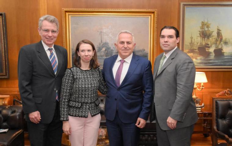 Συνάντηση Ε.Αποστολάκη με μέλη της Γερουσίας των ΗΠΑ παρουσία του Αμερικανού Πρέσβη