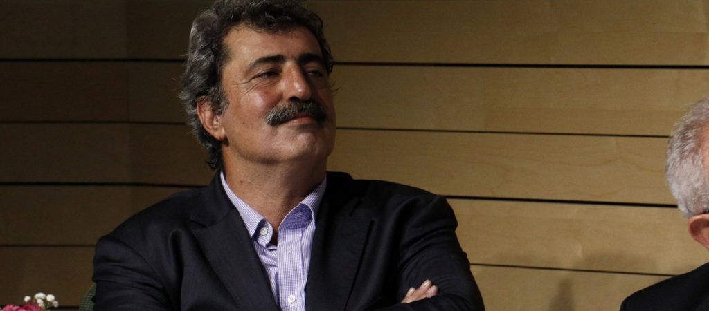 Διεθνή ΜΜΕ για ηχογραφήσεις και Π.Πολάκη: «Ο γραφικός υπουργός που παραβιάζει το νόμο για το  κάπνισμα»