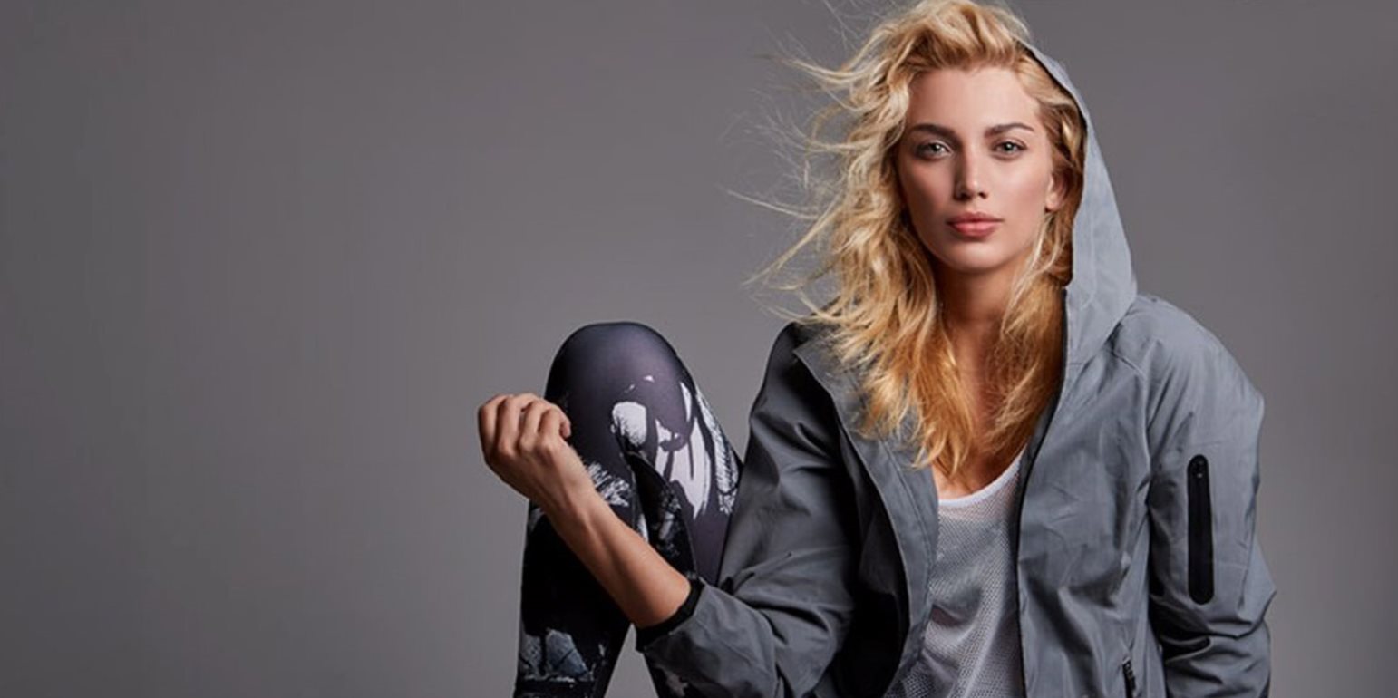 «Κάρφωσε» την Κωνσταντίνα Σπυροπούλου στον αέρα- Ένιωσε άβολα η Φαίη Σκορδά (βίντεο)