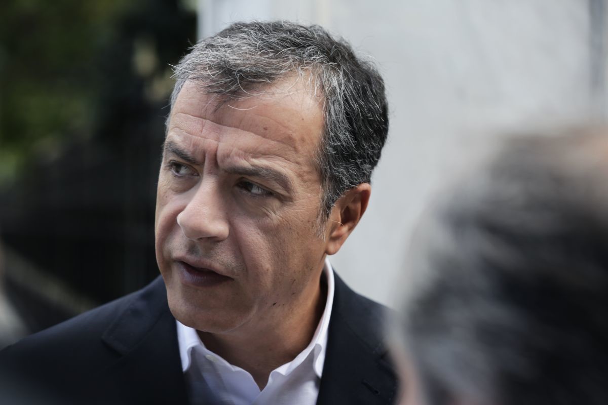 Σ.Θεοδωράκης: «Είναι προβληματικό να μην δίνονται ξεκάθαρες απαντήσεις για τους όρους που δανειοδοτήθηκε ένας υπουργός»