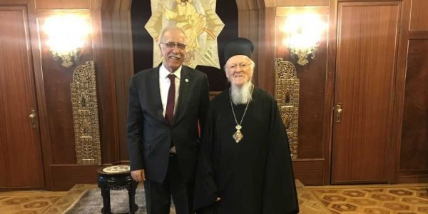 Στο Φανάρι ο Δημήτρης Βίτσας – Τι συζήτησε με τον Βαρθολομαίο (φώτο)