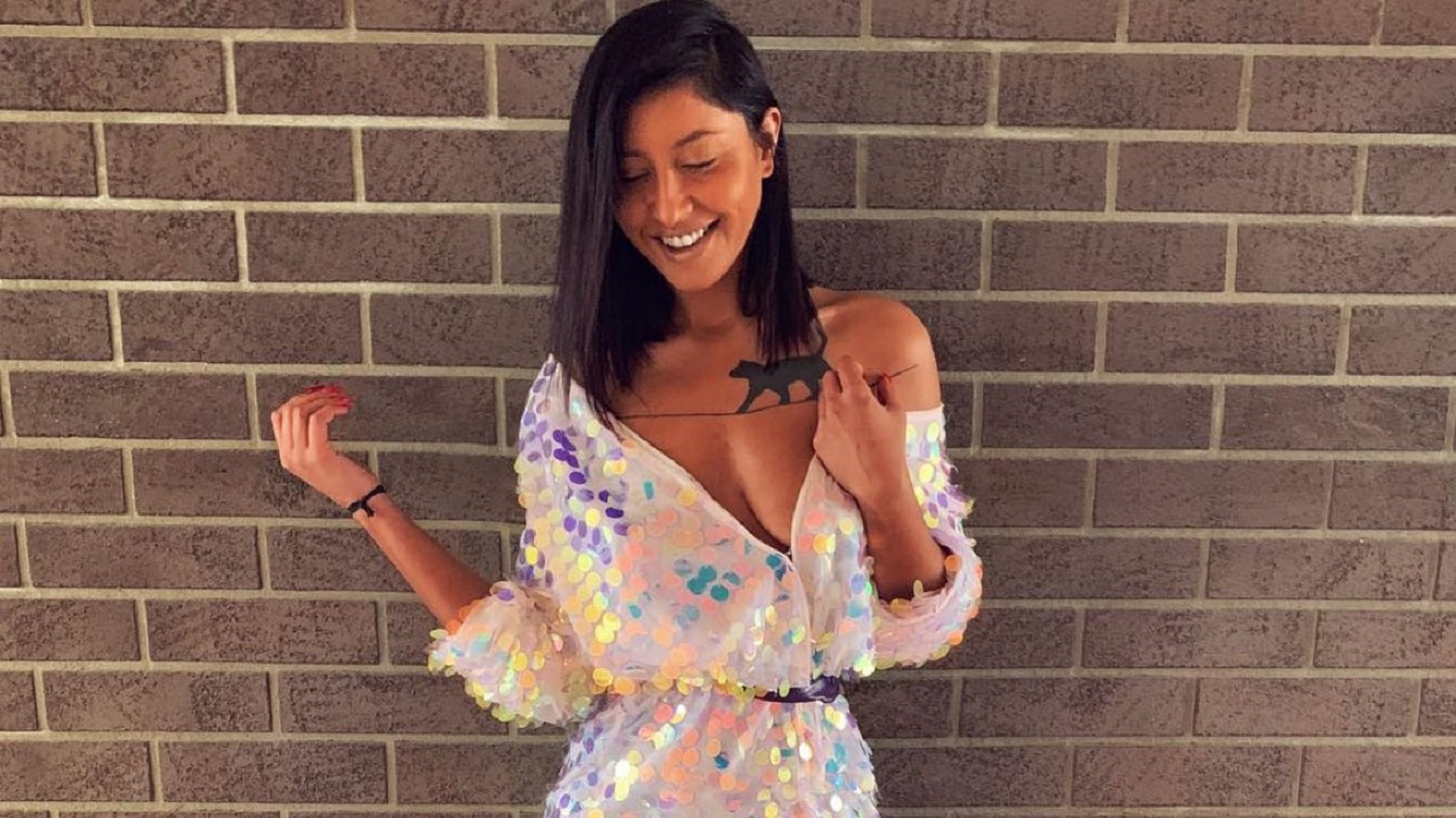 «Έριξε» το Instagram η Σίσσυ Ζουρνατζή με την αποκαλυπτική πετσέτα της! (φωτο)