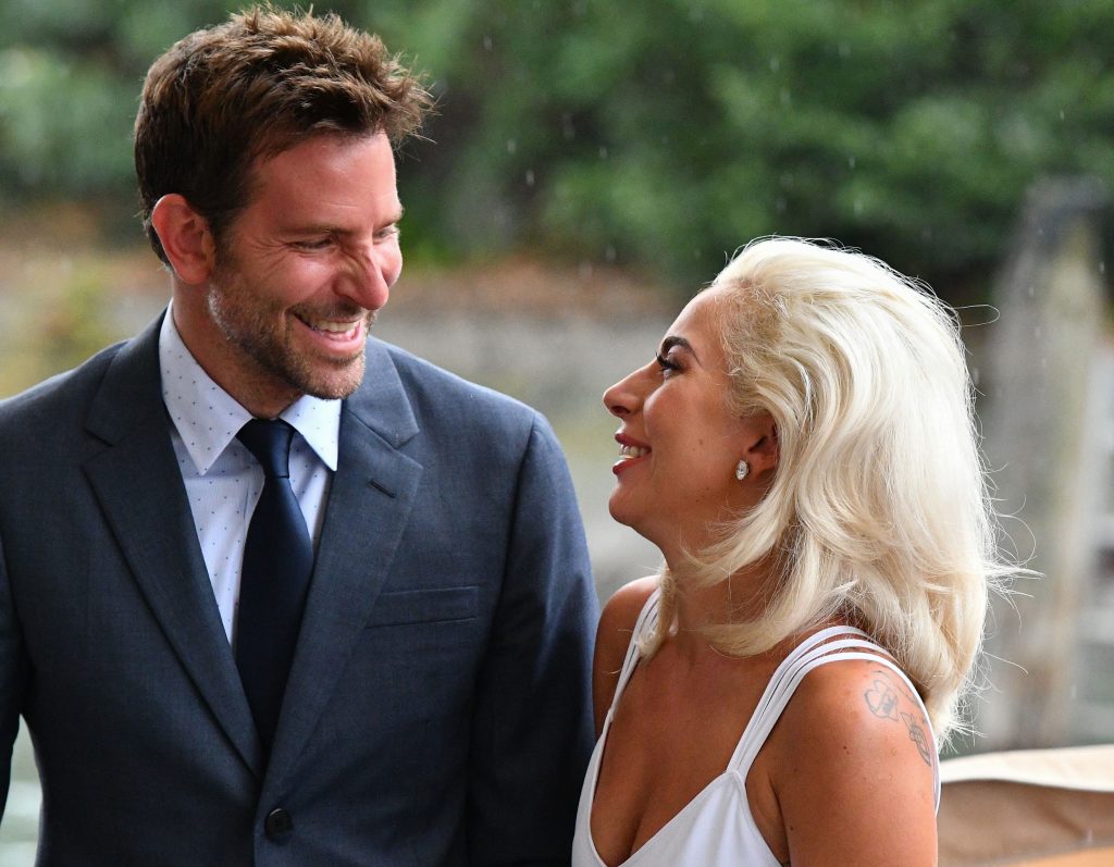 Νέες φήμες για την Lady Gaga: Χώρισε γιατί είναι ερωτευμένη με τον Bradley Cooper;