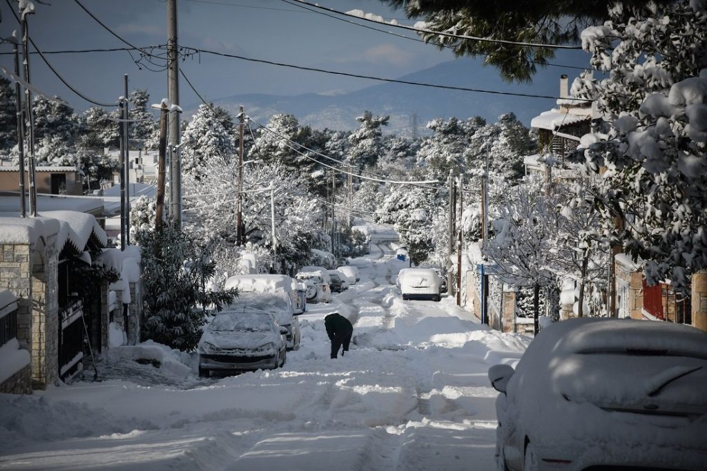 Αίθριος ο καιρός σήμερα αλλά η «Ωκεανίς» έρχεται και φέρνει χιόνια, κρύο και θυελλώδεις ανέμους  (βίντεο)