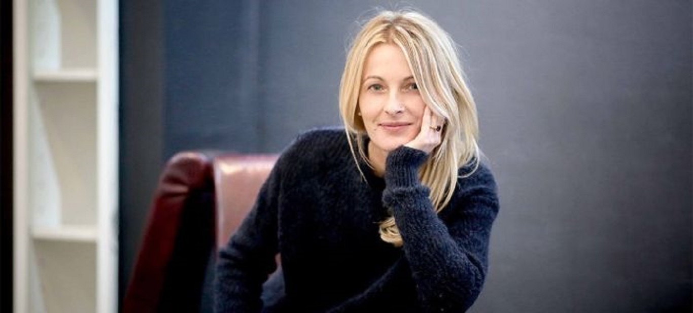 Η «σύγχρονη Αθηνά» είναι Ιταλίδα και αποθεώνει την αρχαία ελληνική σοφία