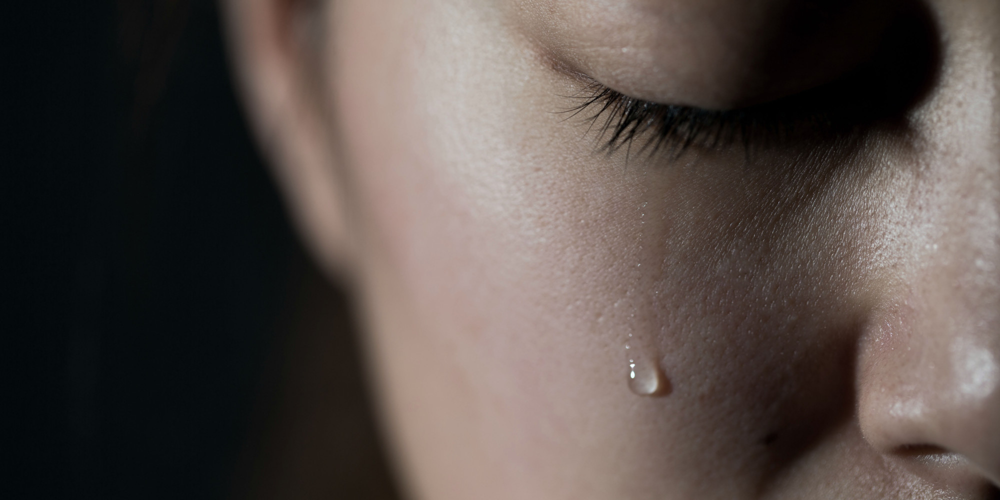 Τραγουδίστρια πούλησε τα δάκρυά της… για 12.000 δολάρια