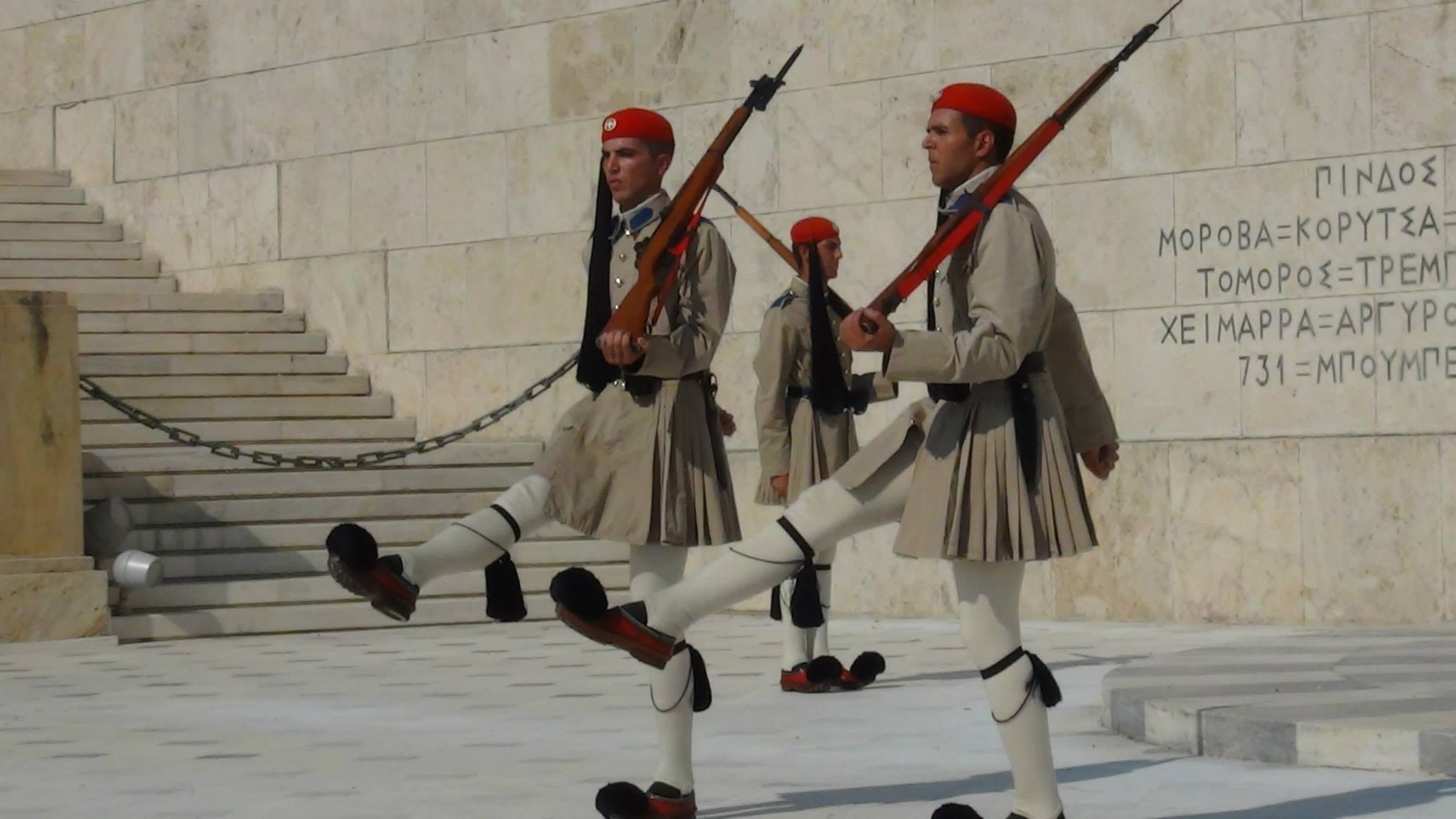 Σοκ στην Προεδρική Φρουρά: Πέθανε Εύζωνας 24 ετών – Ερευνώνται τα αίτια