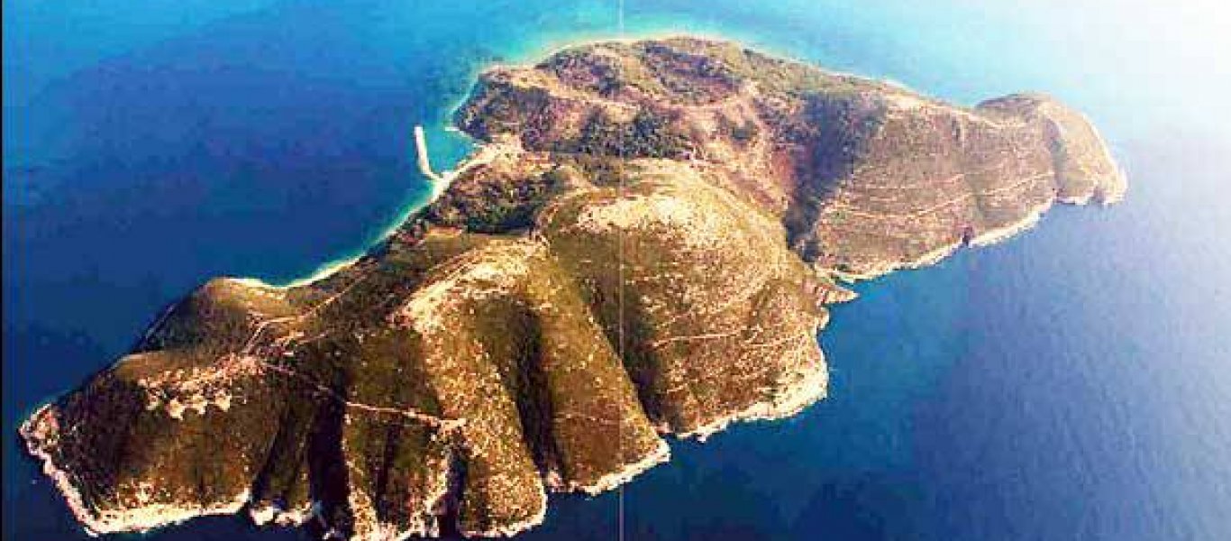 Νήσος Σάσων: Μια νησίδα στρατηγικής σημασίας – Η ακατανόητη και ολέθρια παραχώρησή της στην Αλβανία το 1914 (φωτο)