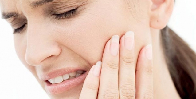 Τα γιατροσόφια για τον πονόδοντο που δεν θα σας πει ποτέ ο οδοντίατρος