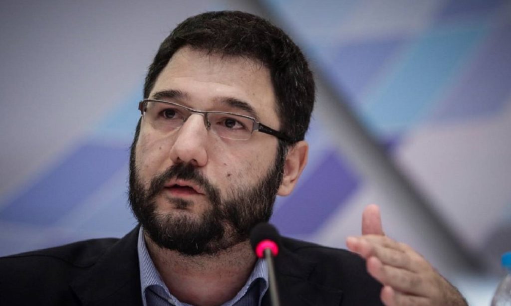 Πιστή αντιγραφή από τον Κ. Μητσοτάκη το προεκλογικό σύνθημα του Ν. Ηλιόπουλου (φωτο)