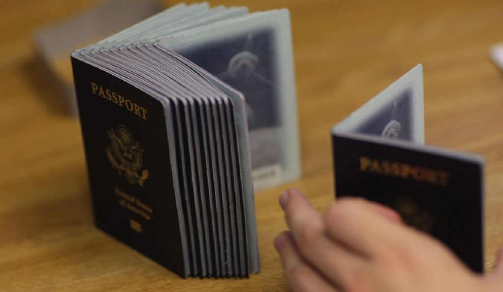 Θησείο: Μυστηριώδης κλοπή αλβανικών διαβατηρίων από διπλωματικό όχημα