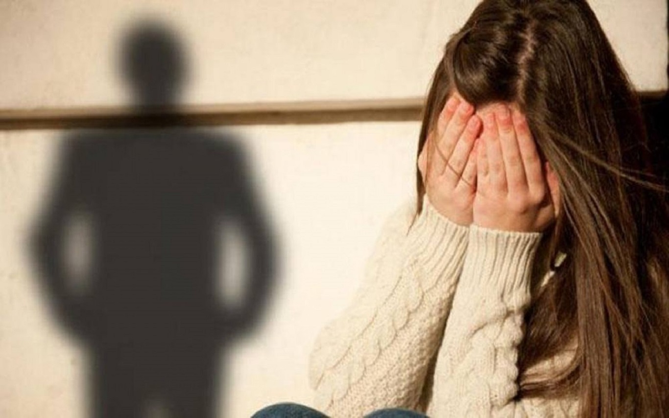 Σοκ στο Βόλο: Πατέρας κατηγορείται για ασέλγεια σε βάρος της ανήλικης κόρης του – Έσπασε τη σιωπή του ο αδερφός της