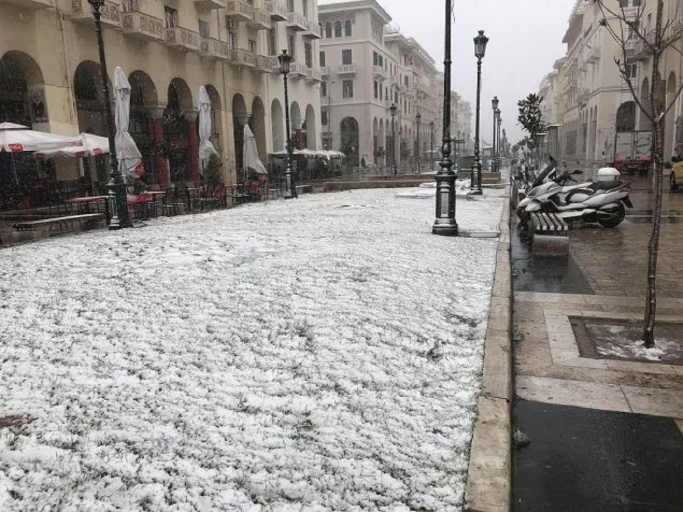 Στα «λευκά» η Θεσσαλονίκη – Απότομη πτώση της θερμοκρασίας (φωτο-βίντεο)