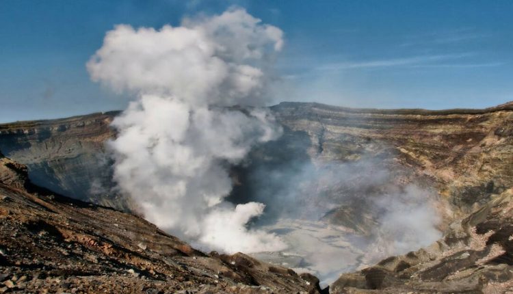 «Κοιμώμενοι γίγαντες» – Αυτά είναι τα 5 ενεργά ηφαίστεια της Ελλάδας – Ποιο είναι πιο επικίνδυνο (φώτο)