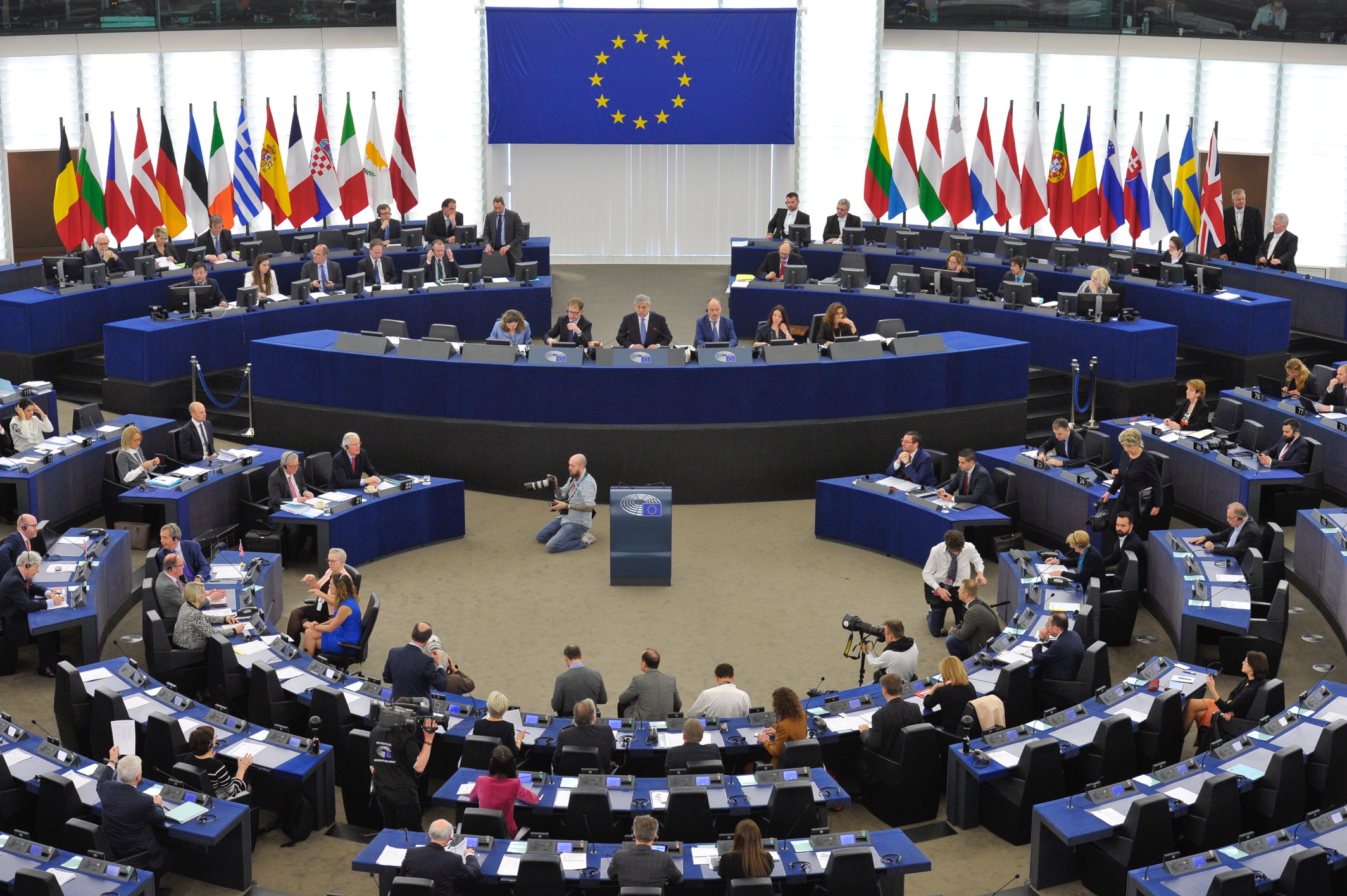 Επιτροπές από ΕΕ σε Αλβανία και Σκόπια για να εκτιμήσουν πως πάνε οι «μεταρρυθμίσεις»…