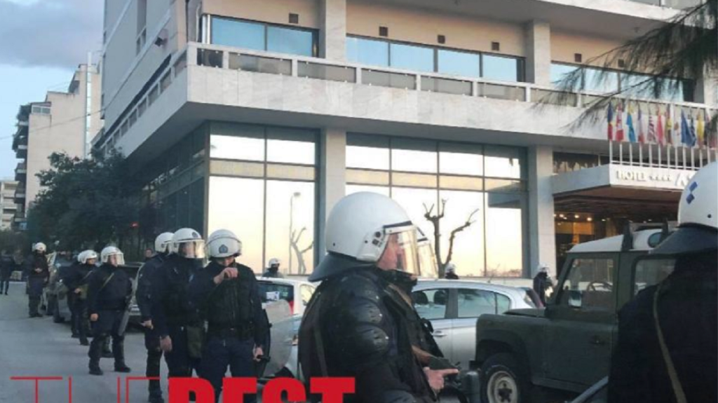 Πάτρα: «Ντου» αναρχικών σε εκδήλωση με ομιλητές τους Κουβέλη, Παπαδημούλη, Ραγκούση (φωτο)