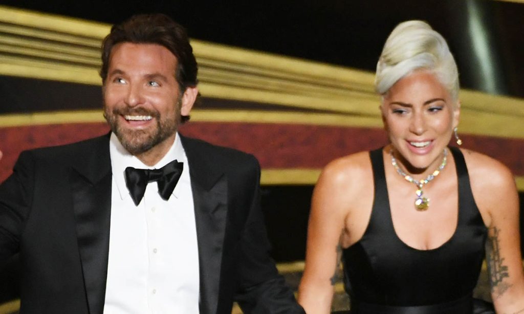 Η απάντηση της Lady Gaga για την σχέση της με τον Bradley Cooper (φωτο)
