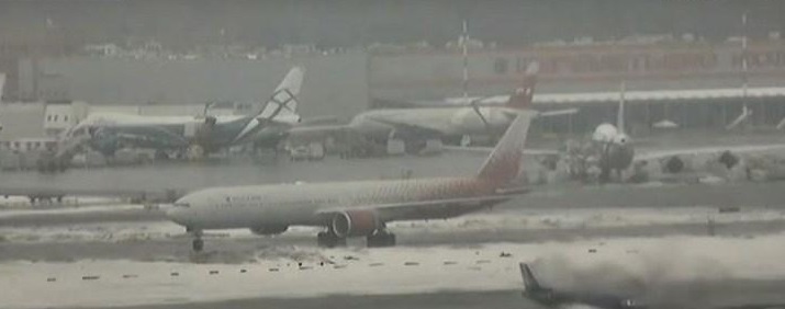 Προσγείωση «θρίλερ» στη Μόσχα – Σώθηκαν από θαύμα οι επιβάτες (βίντεο)
