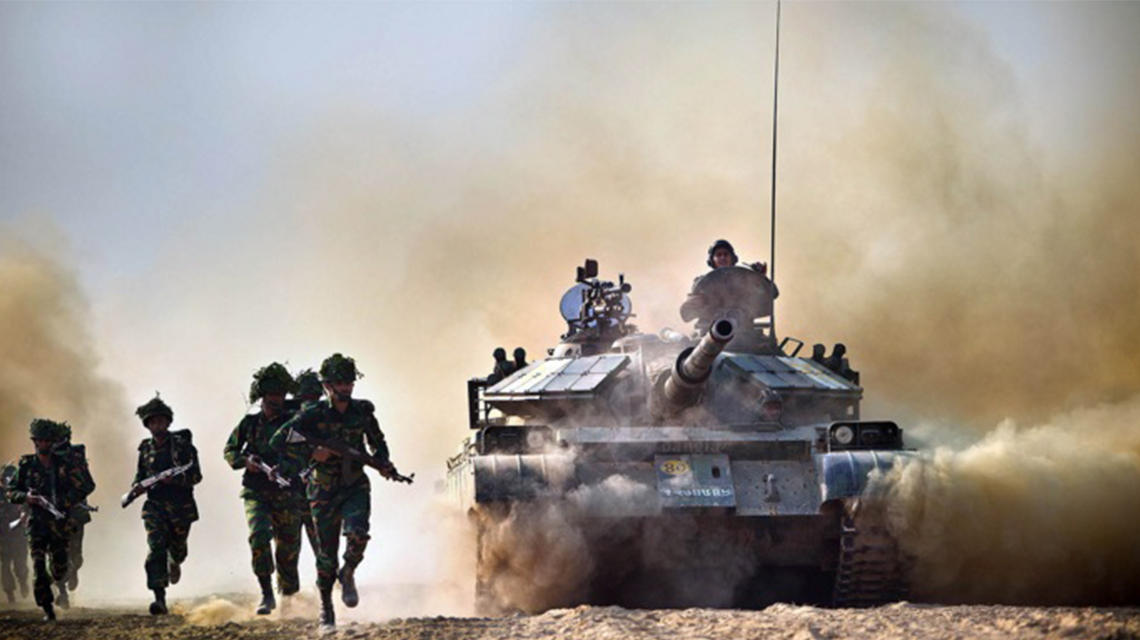 Εντολή στα νοσοκομεία να προετοιμαστούν για πόλεμο Ινδίας-Πακιστάν – Ηχούν δοκιμαστικά σειρήνες πολέμου