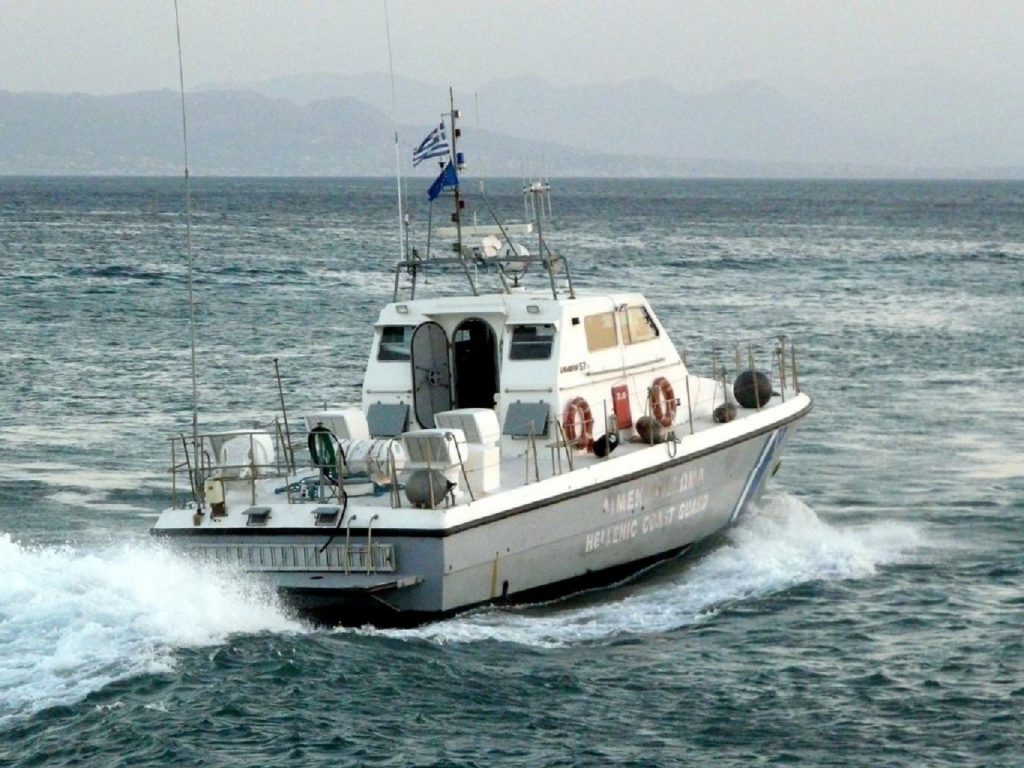 Ακυβέρνητο δεξαμενόπλοιο έχει αγκυροβολήσει στη Μακρόνησο