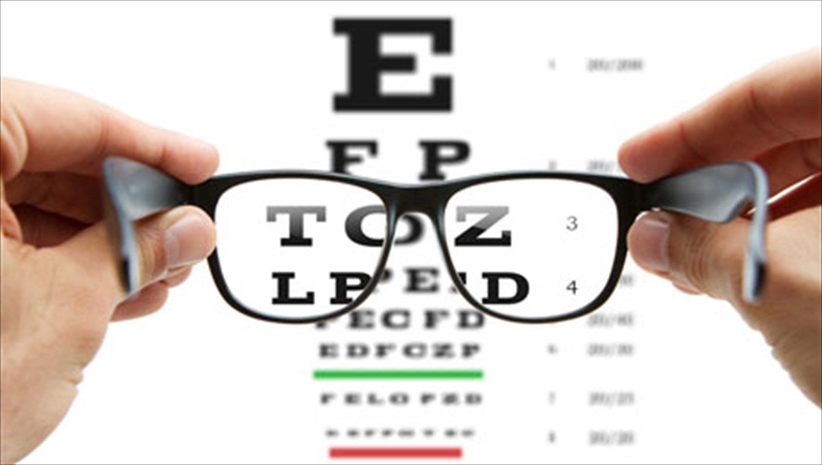 Έξυπνο κόλπο: Πώς να βλέπετε καθαρά χωρίς γυαλιά μυωπίας [βίντεο]