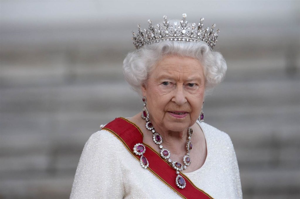 Κινδυνεύει η υγεία της βασίλισσας Ελισσάβετ; Η φωτογραφία που προκάλεσε ανησυχία
