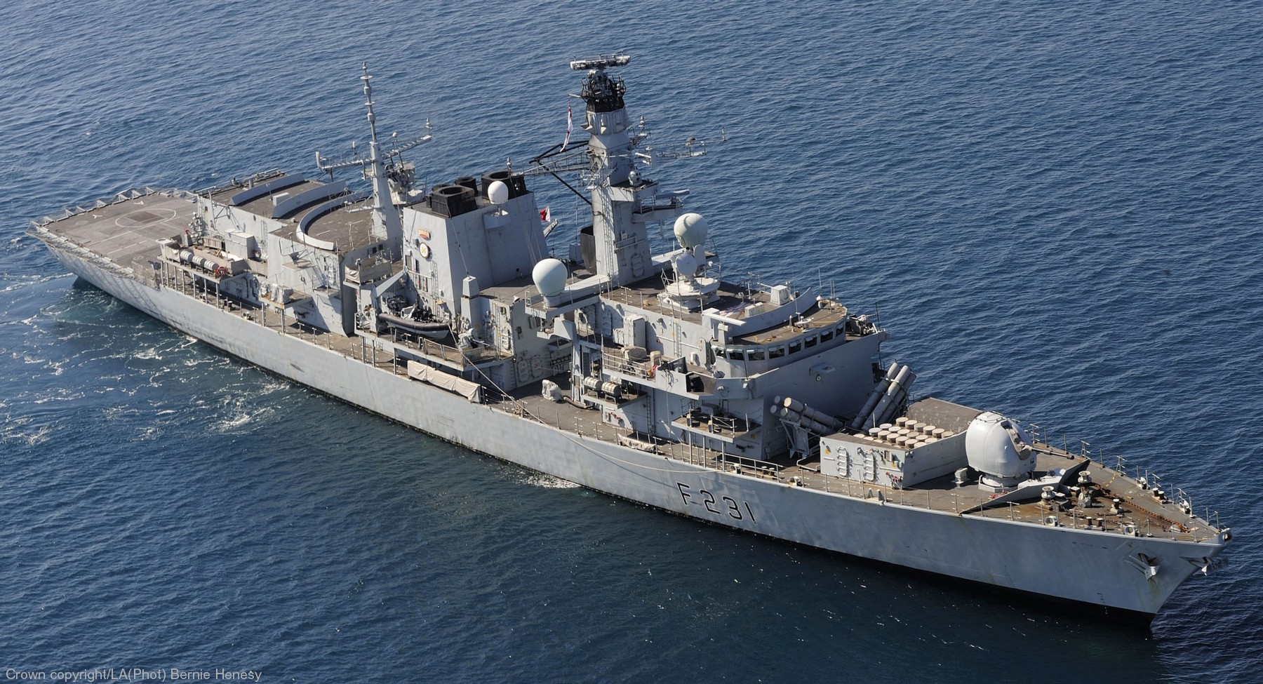 Βίντεο: Απόπλους της φρεγάτας HMS Argyll F231 από τον Πειραιά