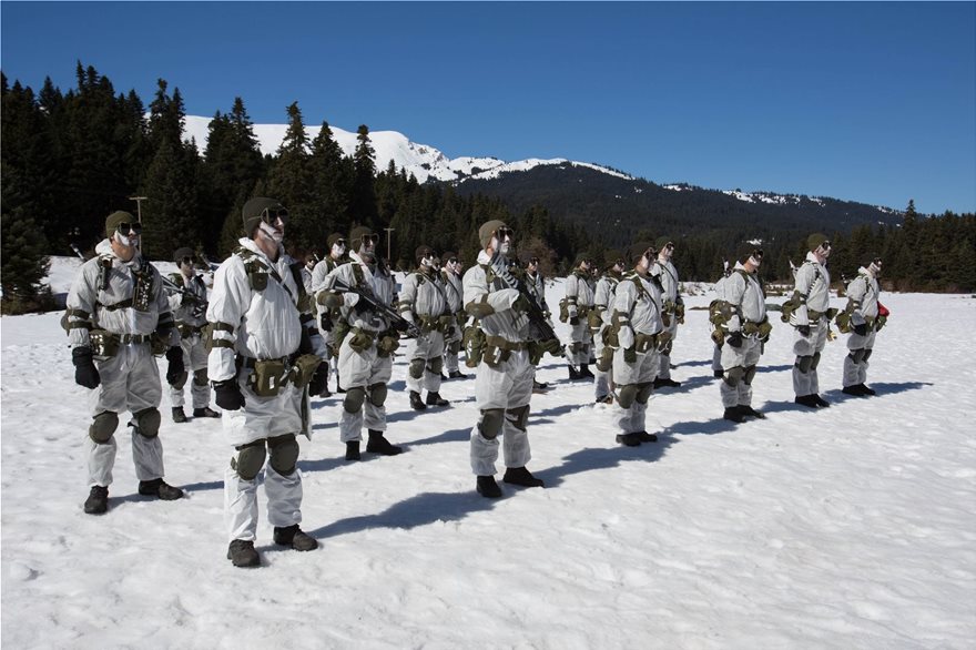 Δείτε φωτογραφίες από την χειμερινή εκπαίδευση της Σχολής Μονίμων Υπαξιωματικών (φωτο)