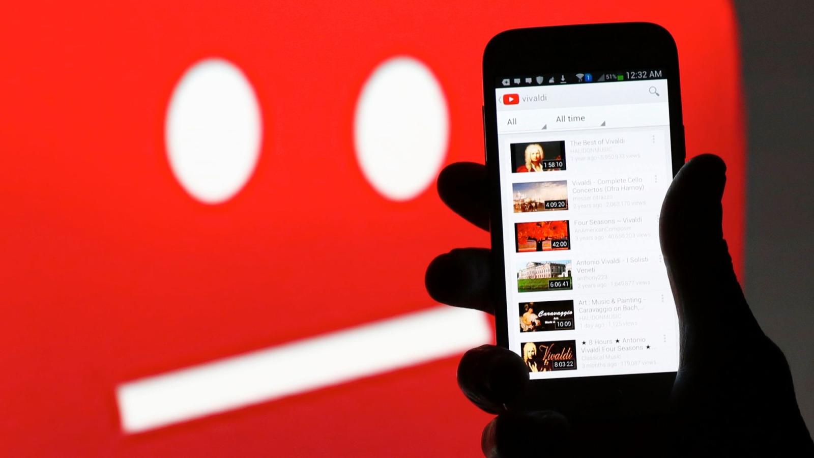 Το Youtube απενεργοποιεί τα σχόλια σε όλα τα βίντεο που απεικονίζουν ανηλίκους για λόγους προστασίας