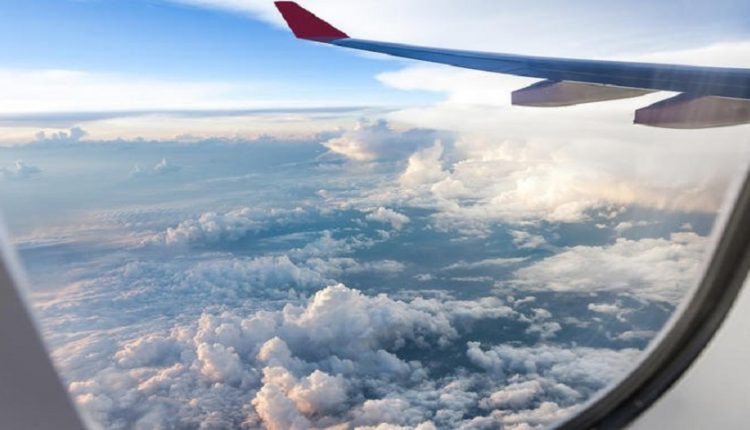 Ο απόλυτος τρόμος: Δύο αεροπλάνα περνούν ξυστά το ένα δίπλα από το άλλο στα 35.000 πόδια (βίντεο)