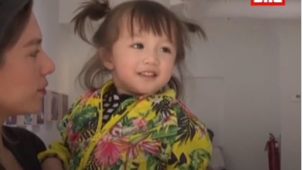 Η δίχρονη ζωγράφος που κάνει «θαύματα» – Τα έργα της κοστίζουν μία περιουσία (φωτο)