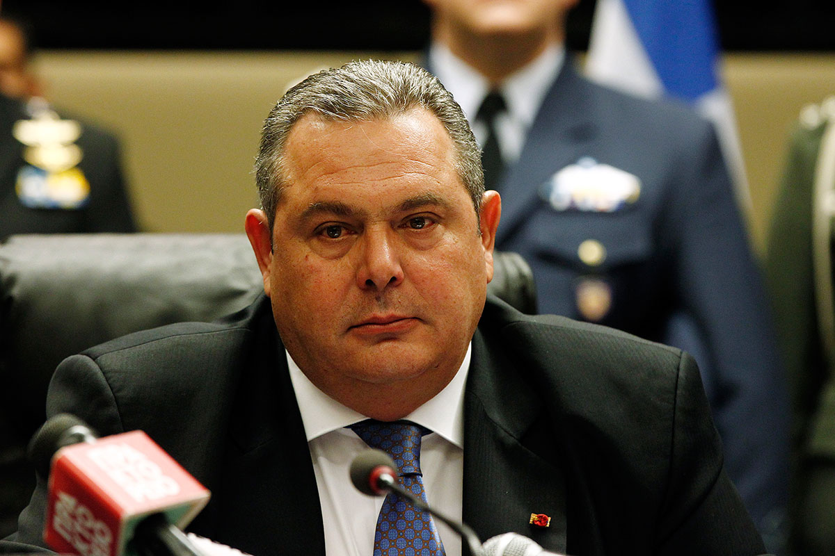 Τα «έσπασε» ξανά ο Π.Καμμένος: «Πρώτο τραπέζι πίστα» σε νυχτερινό μαγαζί στο Κολωνάκι (βίντεο)