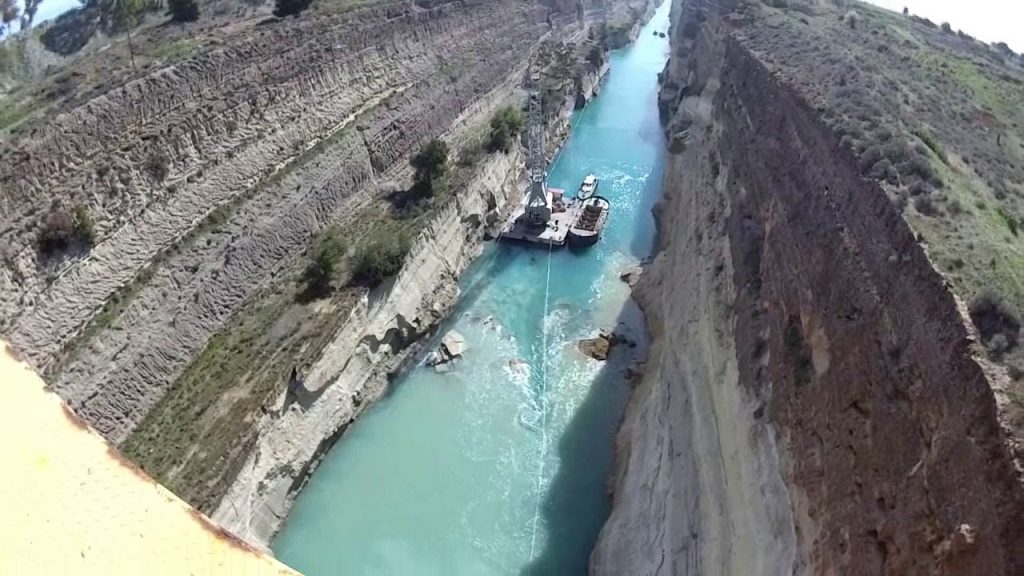 Βρέθηκε σορός άνδρα στη θαλάσσια περιοχή της Διώρυγας της Κορίνθου (βίντεο)