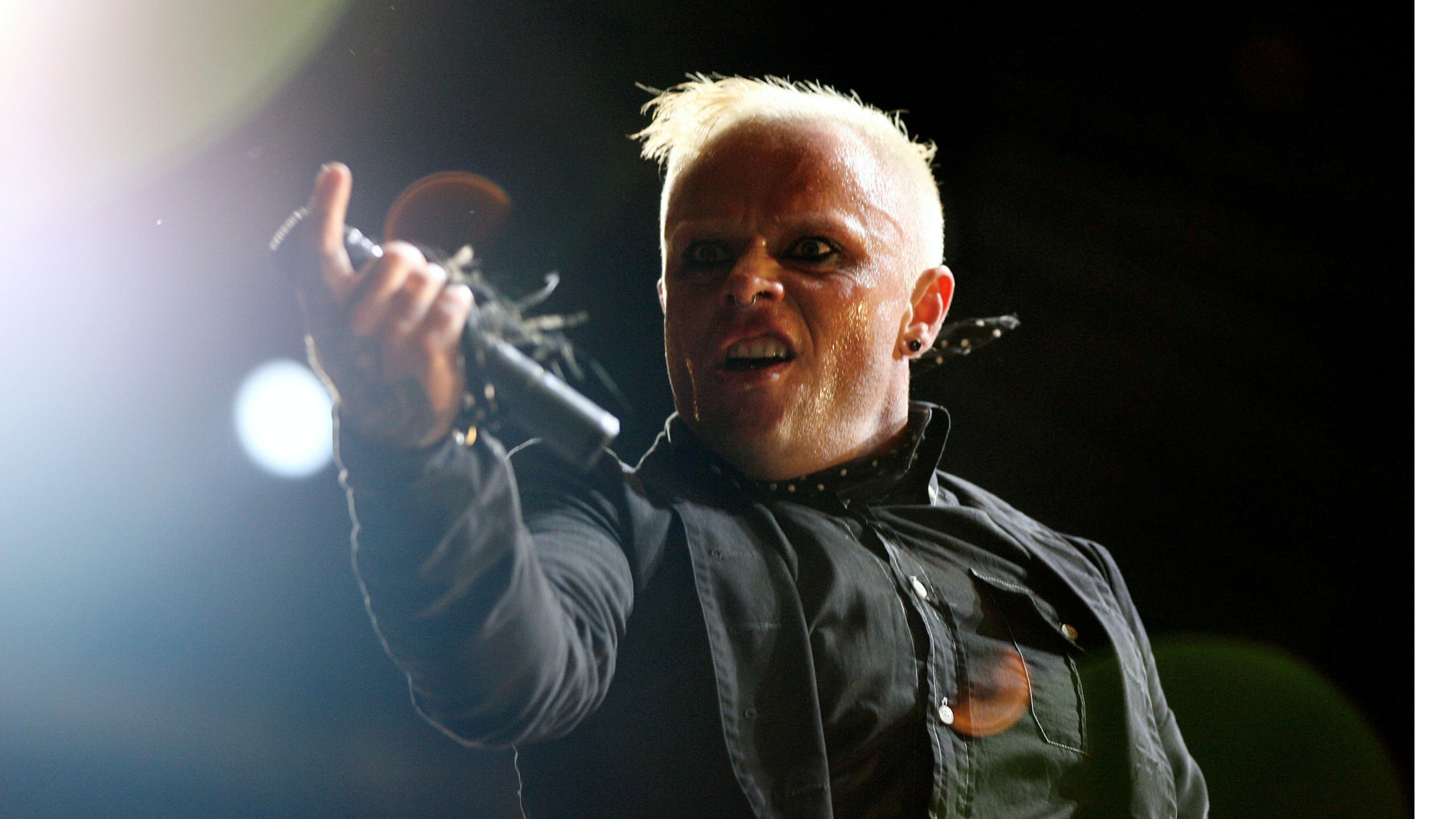 Όταν οι Prodigy ήρθαν στην Ελλάδα και την αγάπησαν – Ο πετροπόλεμος και η ατάκα του Keith Flint (βίντεο)