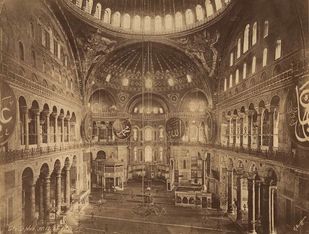 Ο τολμηρός Κρητικός Παπάς που λειτούργησε στην Αγιά Σοφιά το 1919 (φώτο)