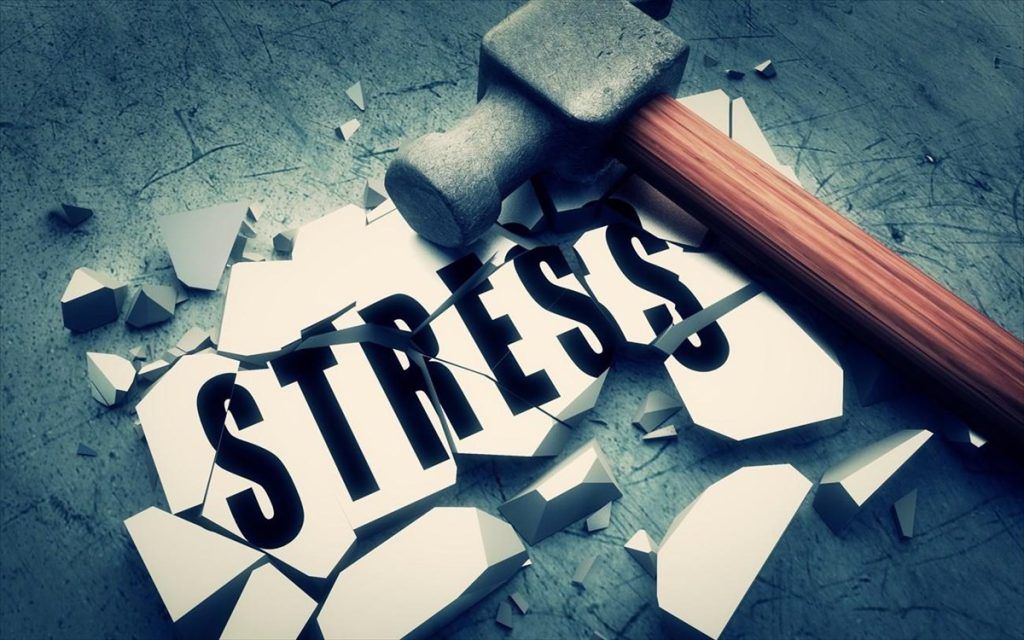 Άγχος και στρες μέσα στην ημέρα: Πώς να το μειώσετε σε 4 βήματα