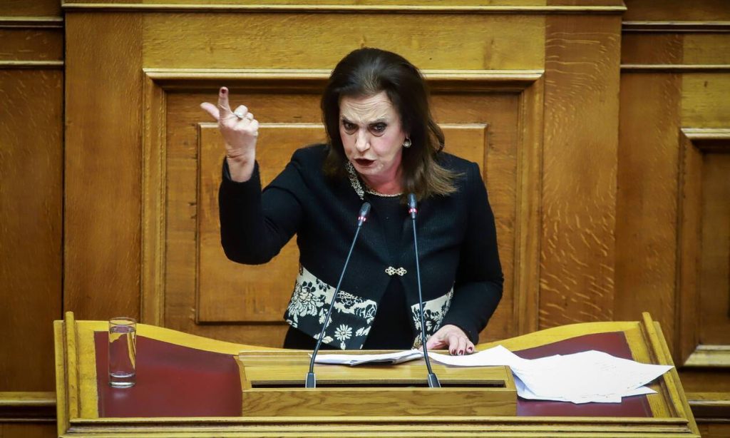 «Τα παιδία παίζει»: Η Μεγαλοοικονόμου εξηγεί γιατί γράφει ποιήματα για τον Αλέξη