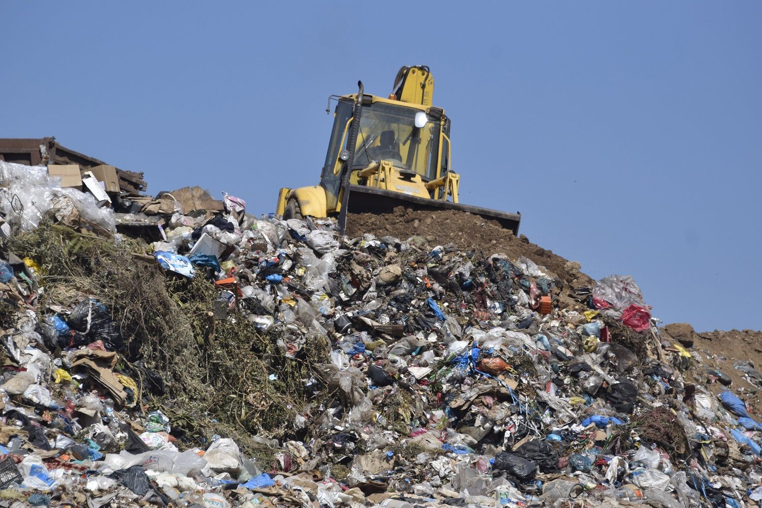 Προειδοποίηση της Κομισιόν στην Ελλάδα για τα απόβλητα της Κέρκυρας